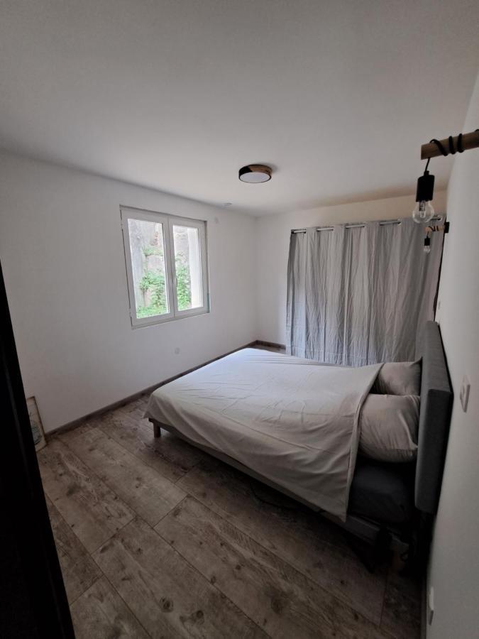 Superbe Rez-De-Jardin Refait A Neuf. Apartment Breil sur Roya Bagian luar foto