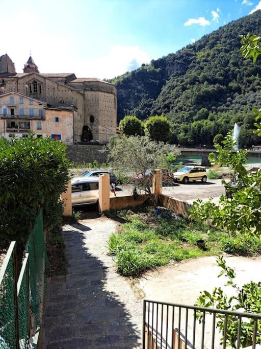 Superbe Rez-De-Jardin Refait A Neuf. Apartment Breil sur Roya Bagian luar foto